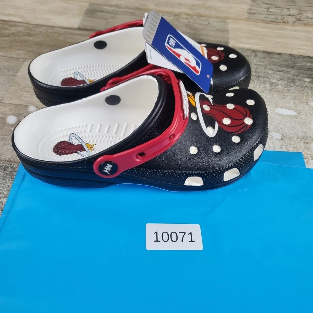 Crocs NBA Miami Heat Classic Clogs Womens Sz 8 Sandals Black Slingback Round Toe